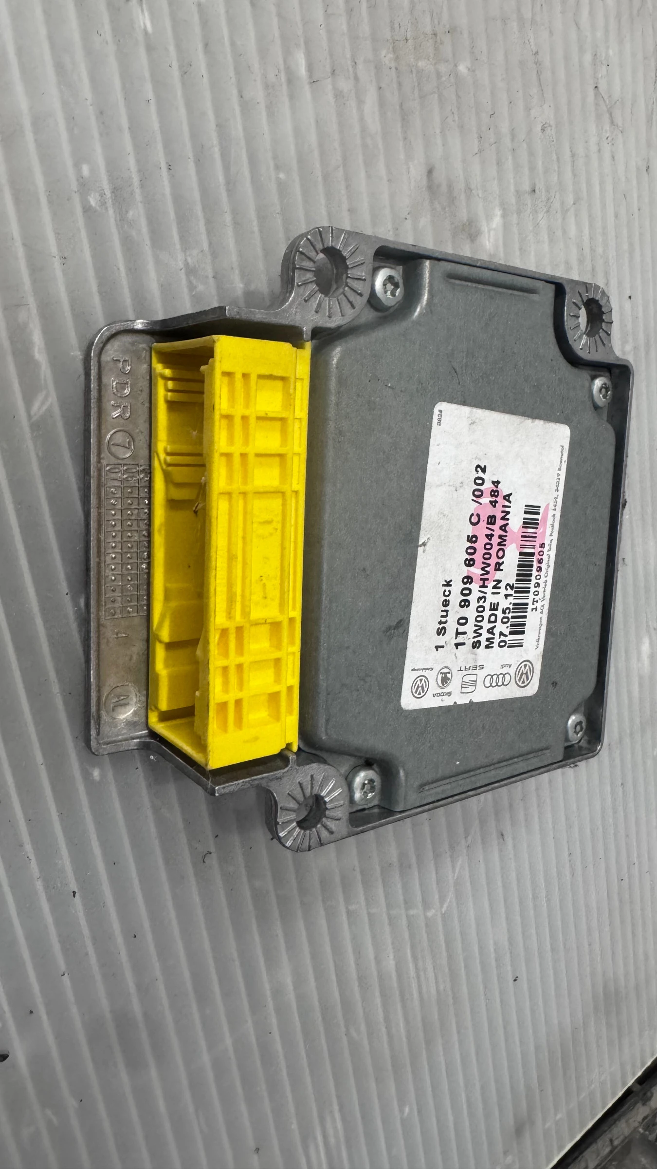 Airbag  /  /  a VW Touran - 1T0909605C / 06121005 /  1T0909605 | Mobile.bg   1