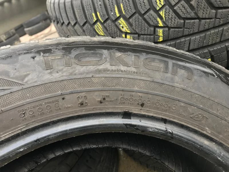 Гуми Зимни 235/60R18, снимка 9 - Гуми и джанти - 27556975