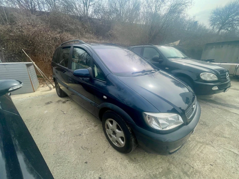 Opel Zafira 1.8i-16v, снимка 3 - Автомобили и джипове - 46838020