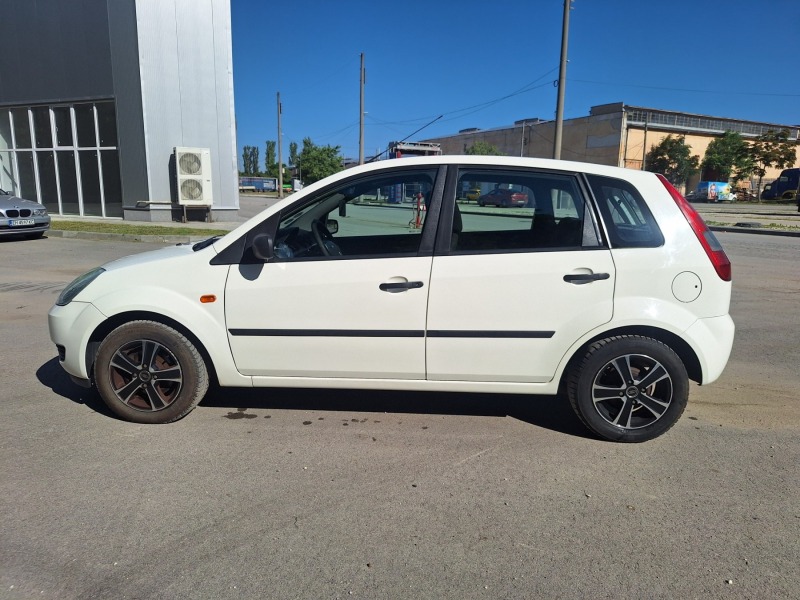 Ford Fiesta 1, 4 TDCI АВТОМАТИК, ОТЛИЧНА, снимка 8 - Автомобили и джипове - 46110729