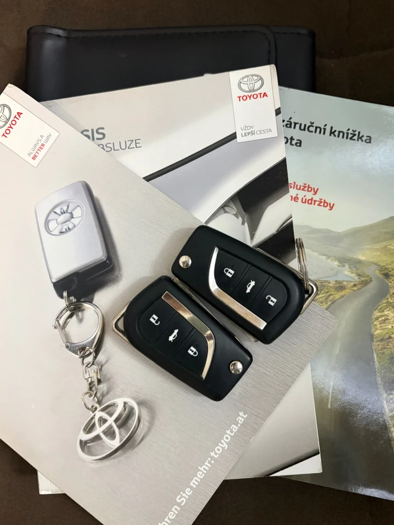 Toyota Avensis 2.0 D4D TOURING SPORT/NAVI, снимка 17 - Автомобили и джипове - 52655650