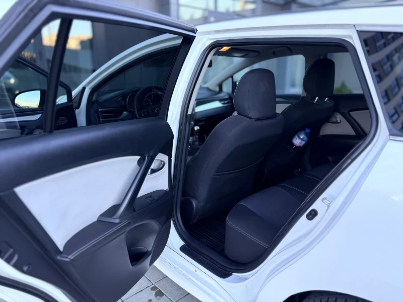 Toyota Avensis 2.0 D4D TOURING SPORT/NAVI, снимка 11 - Автомобили и джипове - 52655650