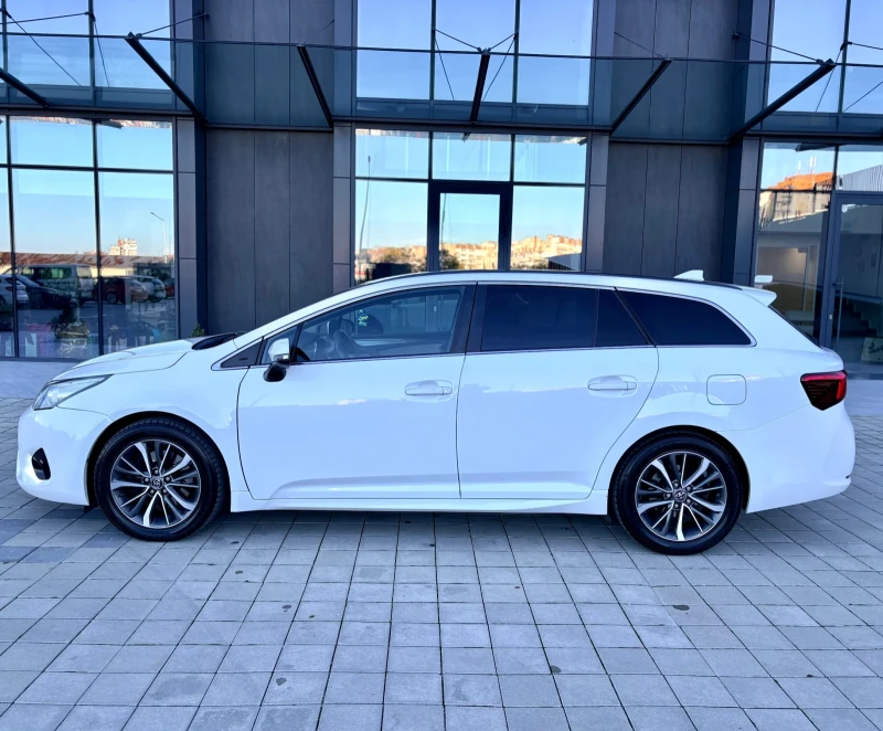 Toyota Avensis 2.0 D4D TOURING SPORT/NAVI, снимка 4 - Автомобили и джипове - 52655650