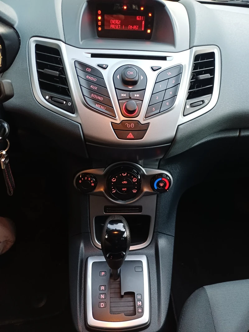 Ford Fiesta 1.4 MK VII, снимка 15 - Автомобили и джипове - 52957601