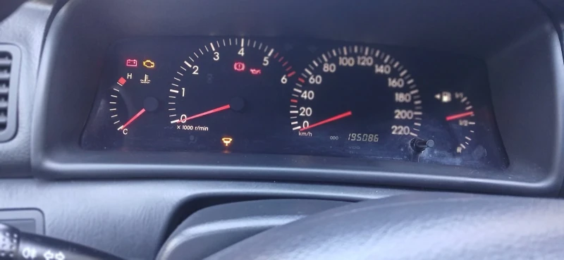 Toyota Corolla 2.0 D4D, снимка 10 - Автомобили и джипове - 53090399