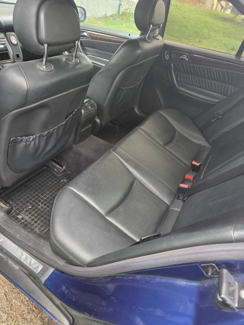 Mercedes-Benz C 200, снимка 7 - Автомобили и джипове - 53180318