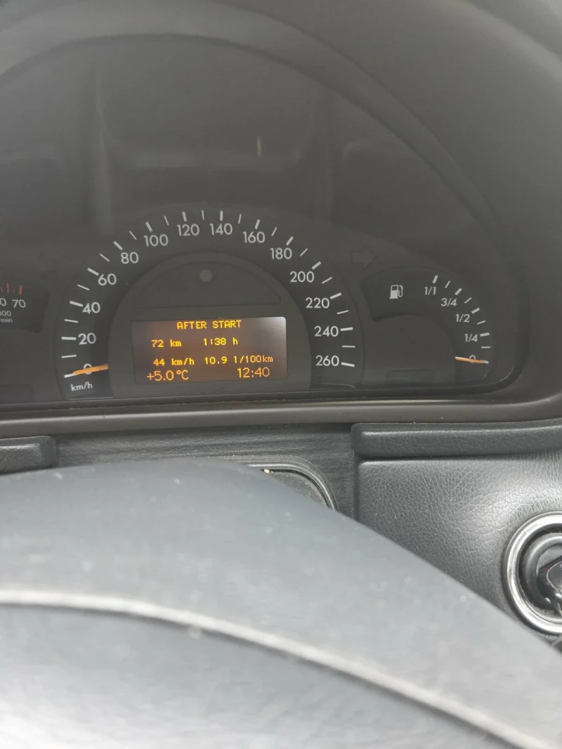 Mercedes-Benz C 200, снимка 3 - Автомобили и джипове - 53180318