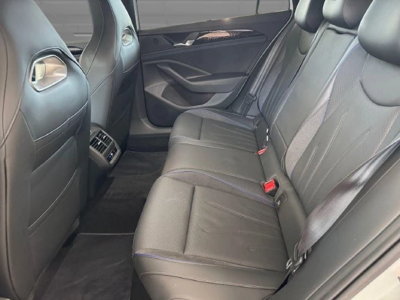 VW Passat Variant 2.0 TDI 4Motion = R-Line = Гаранция - изображение 7