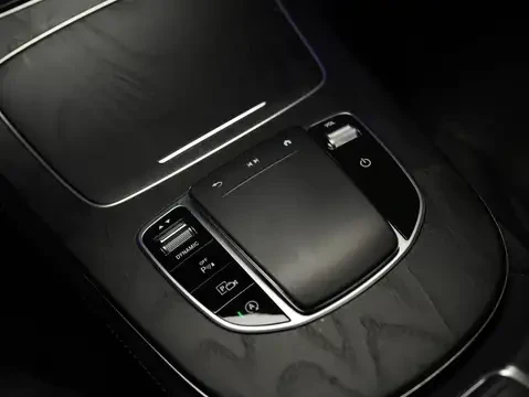 Mercedes-Benz E 450 AMG* Burmester* Night* Панорама* Headup, снимка 13 - Автомобили и джипове - 55466368