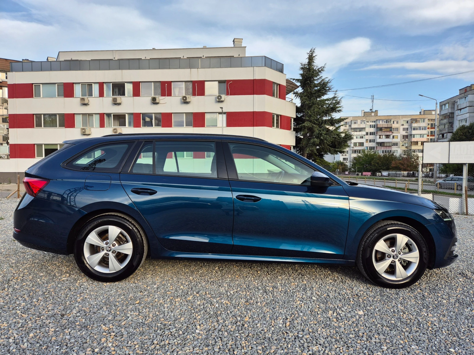 Skoda Octavia 2.0 TDI -AVTOMAT-LED-KEYLESS-DISTRONIK - изображение 7