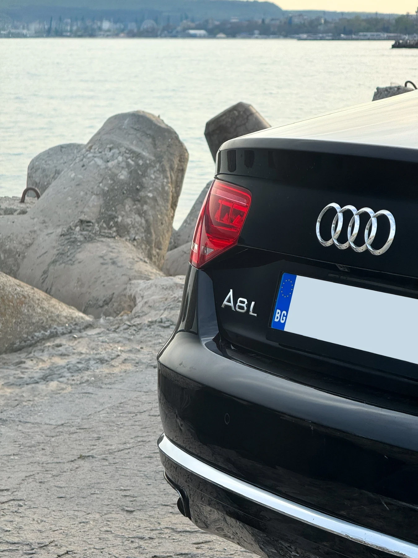 Audi A8 Long  | Всички екстри | Пасажерски пакет - изображение 4