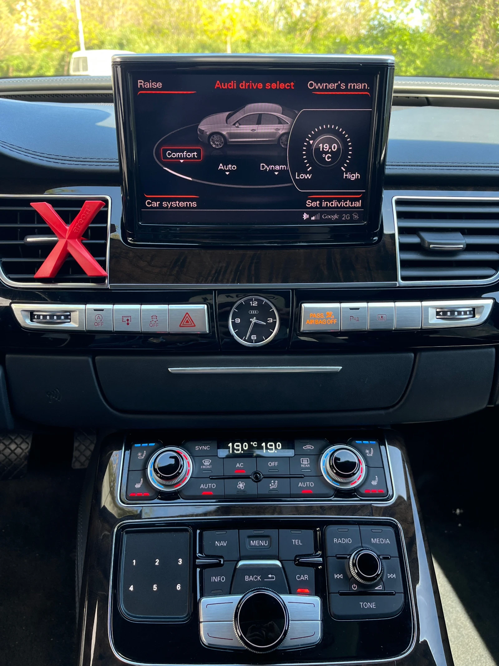 Audi A8 Long  | Всички екстри | Пасажерски пакет - изображение 8