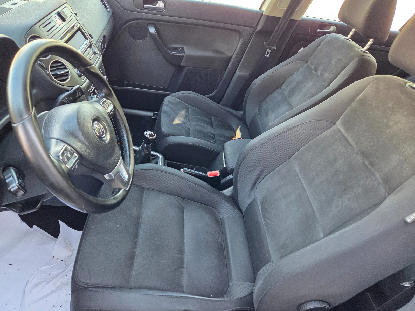 VW Golf 1.6TDI Highline УНИКАЛЕН - изображение 6