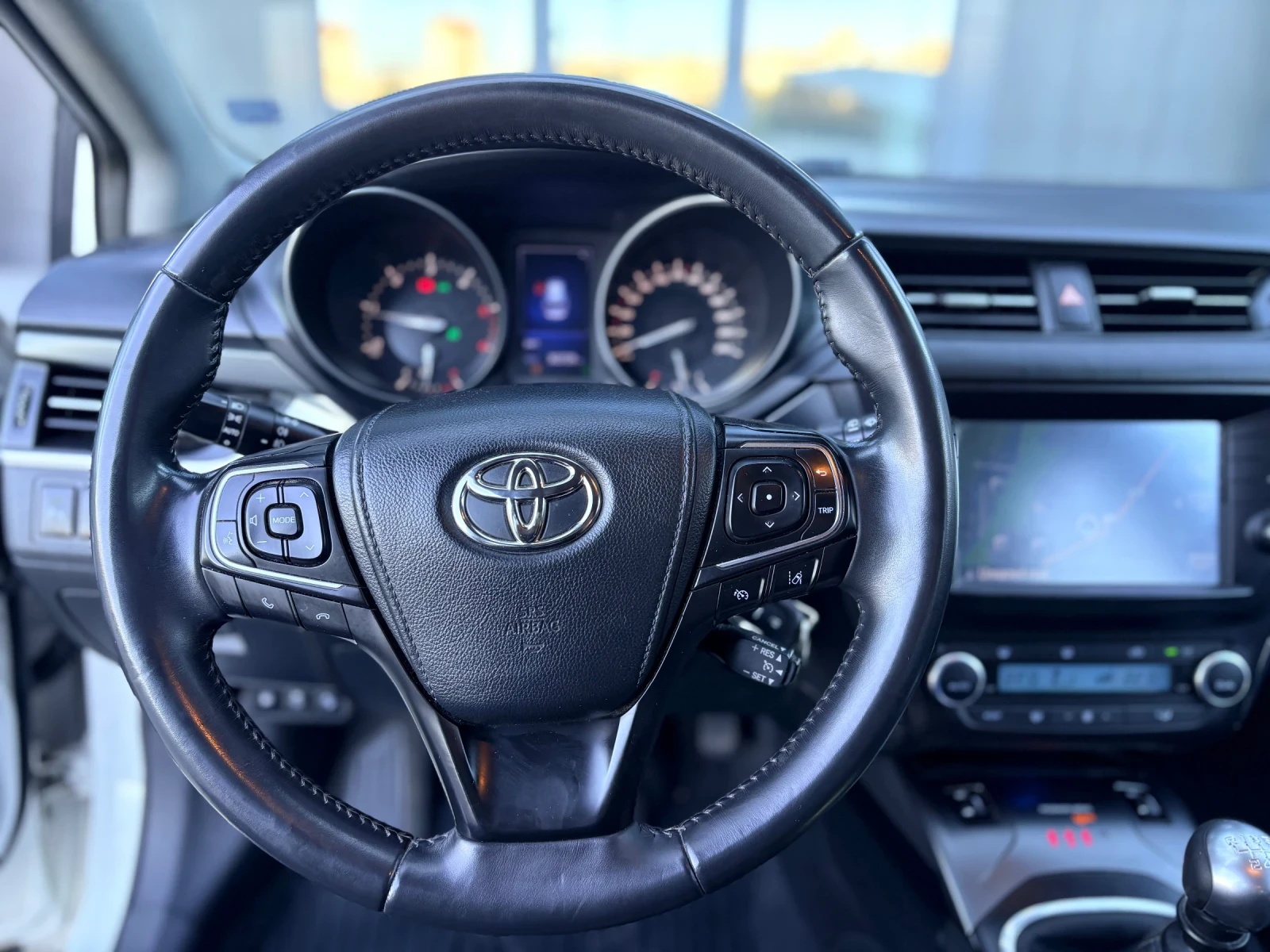 Toyota Avensis 2.0 D4D TOURING SPORT/NAVI | Mobile.bg   14