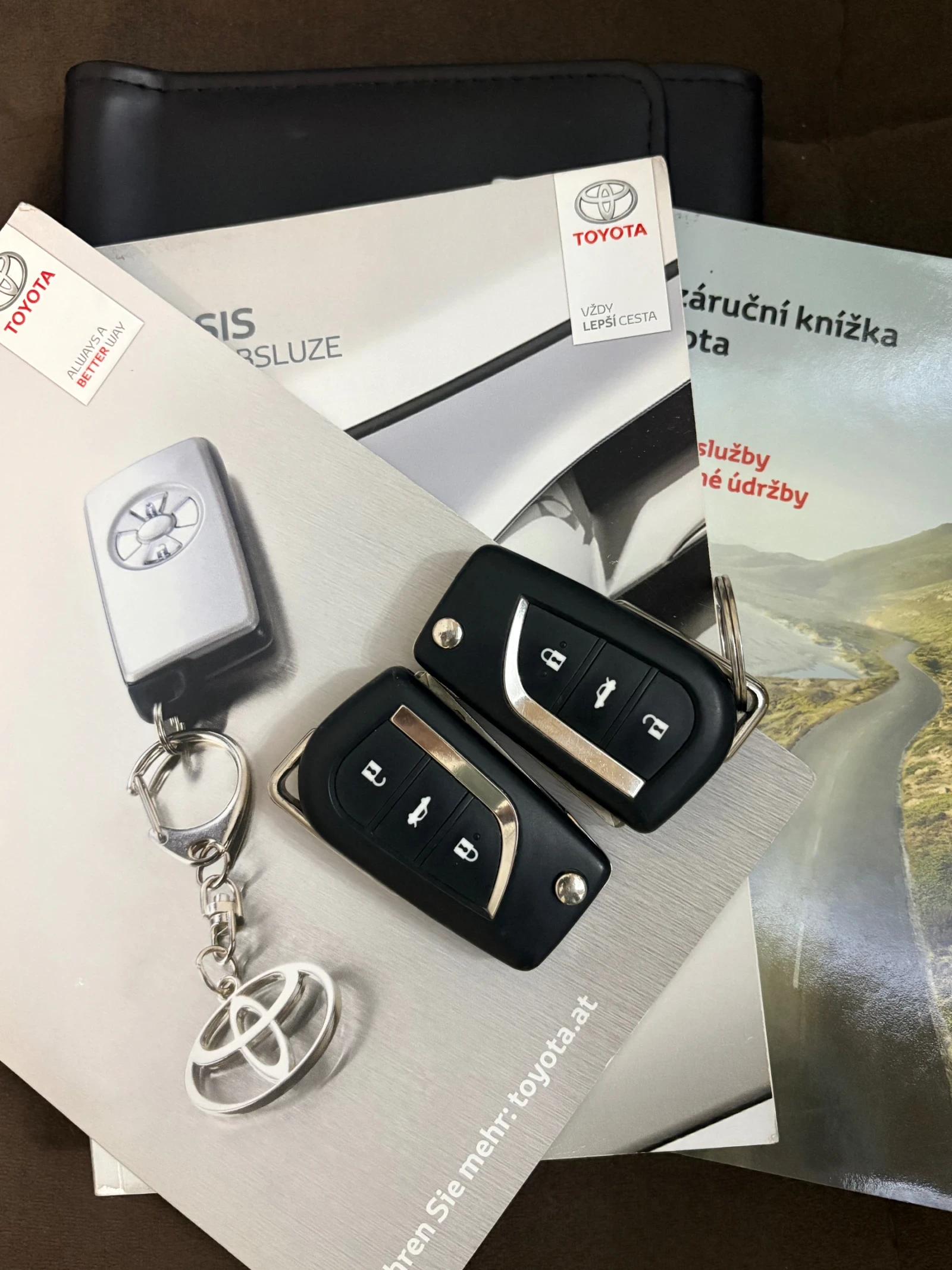 Toyota Avensis 2.0 D4D TOURING SPORT/NAVI | Mobile.bg   17