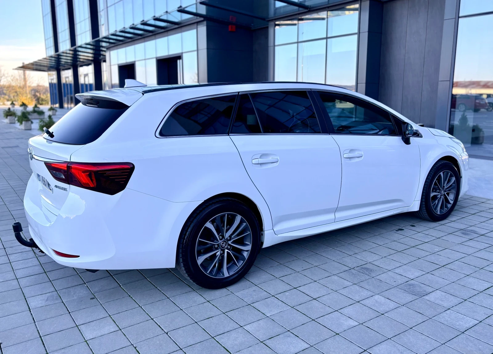 Toyota Avensis 2.0 D4D TOURING SPORT/NAVI | Mobile.bg   7