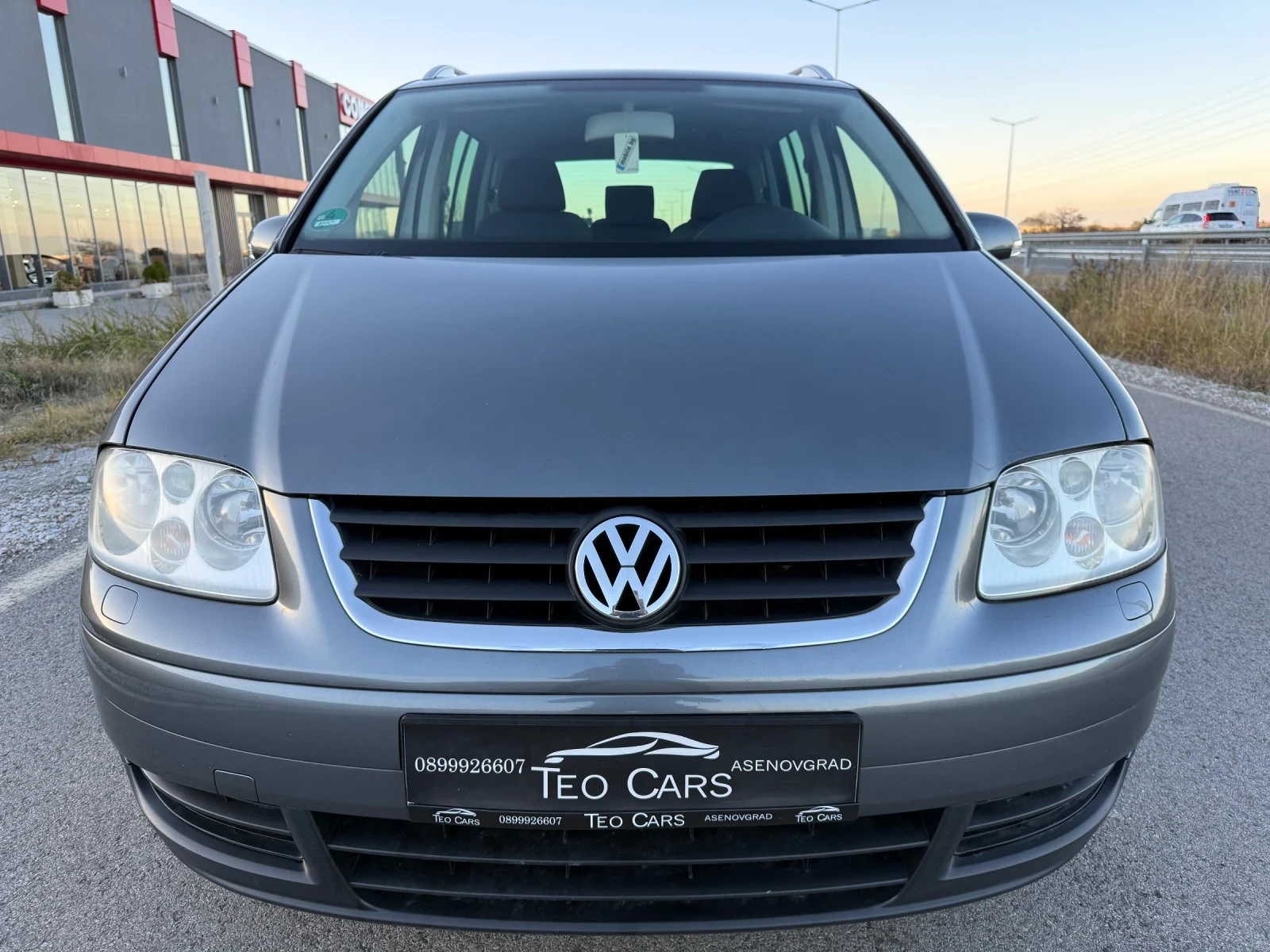 VW Touran 1.9 TDI / DSG / NAVI / 232 000km FULL SERVICE | Mobile.bg   2