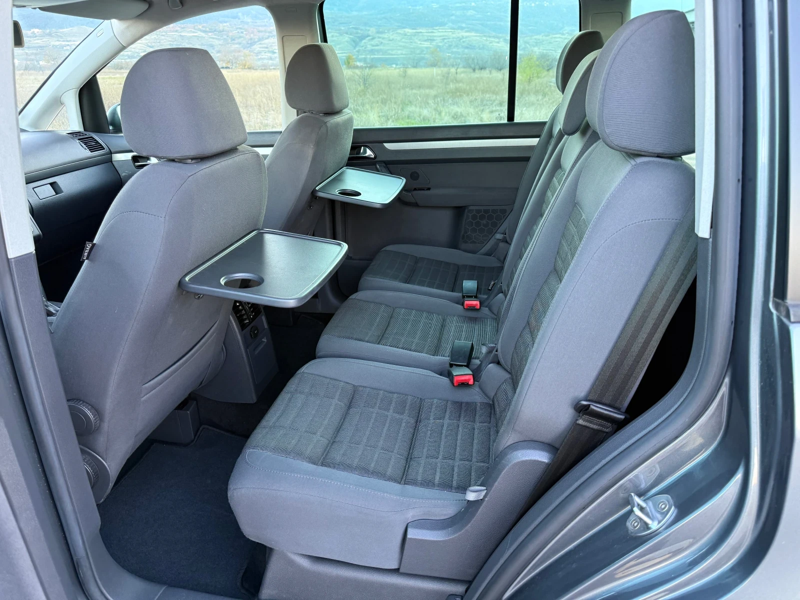 VW Touran 1.9 TDI / DSG / NAVI / 232 000km FULL SERVICE | Mobile.bg   12