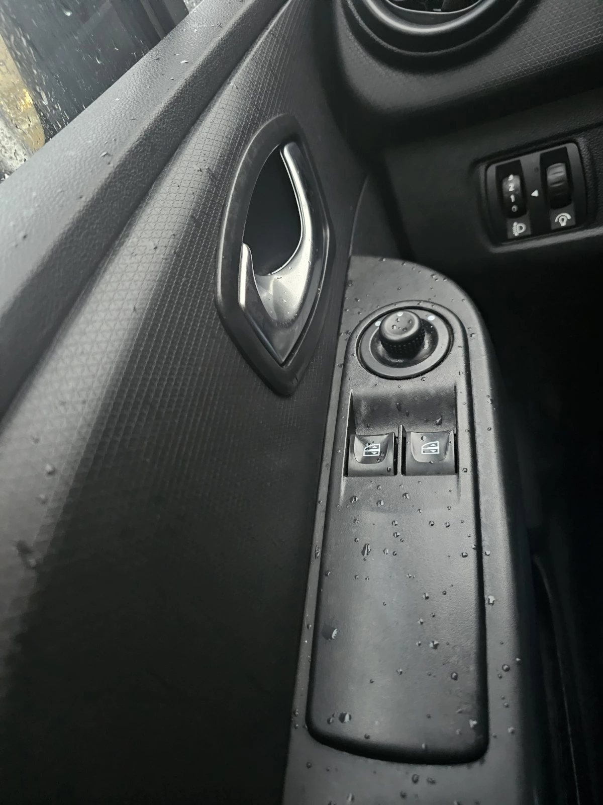 Renault Clio 1.2 75 к.с. бензин BVM5 (с N1 хомологация) - изображение 10