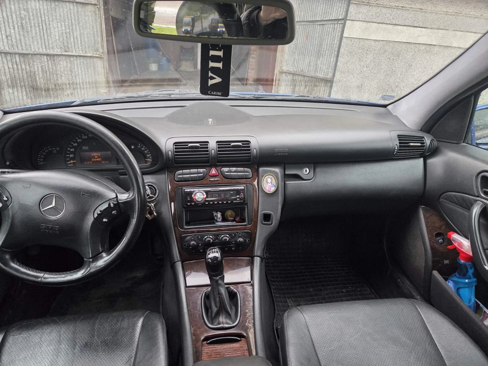 Mercedes-Benz C 200, снимка 3 - Автомобили и джипове - 53180318