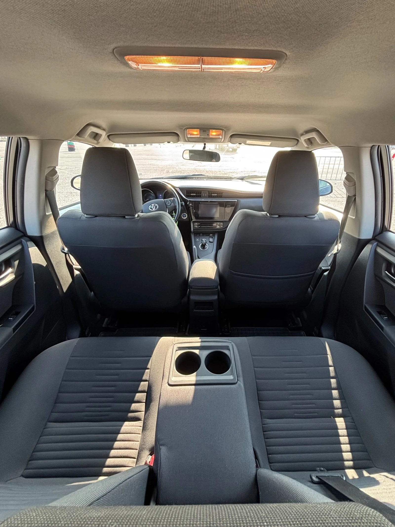 Toyota Auris 1.8/ Hybrid/ E-CVT/ 136 к.с , снимка 7 - Автомобили и джипове - 53756517