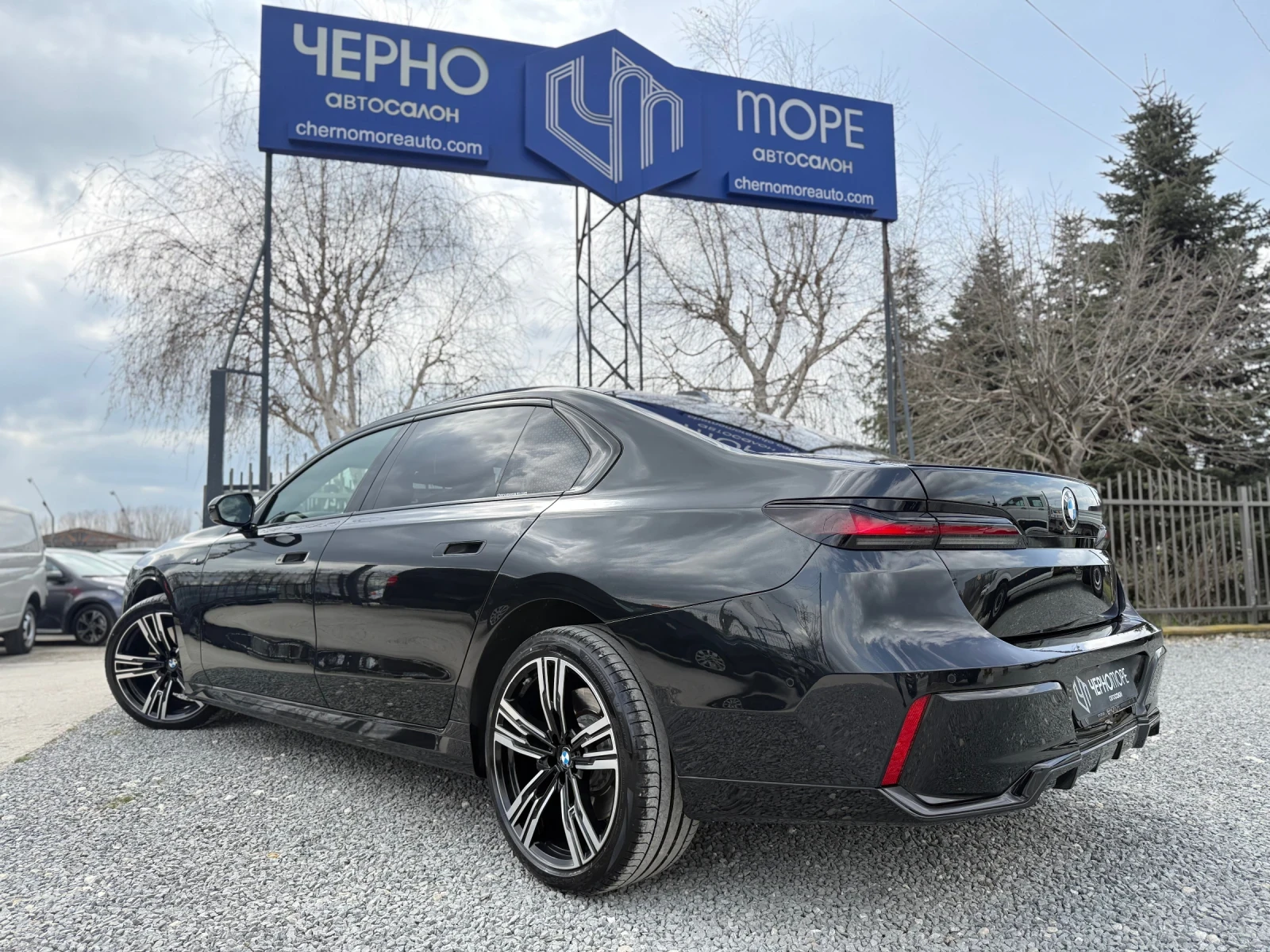 BMW 740 d X-Drive M-Sport#Individual#Black#Long#HeadUp#B&W, снимка 4 - Автомобили и джипове - 53901667