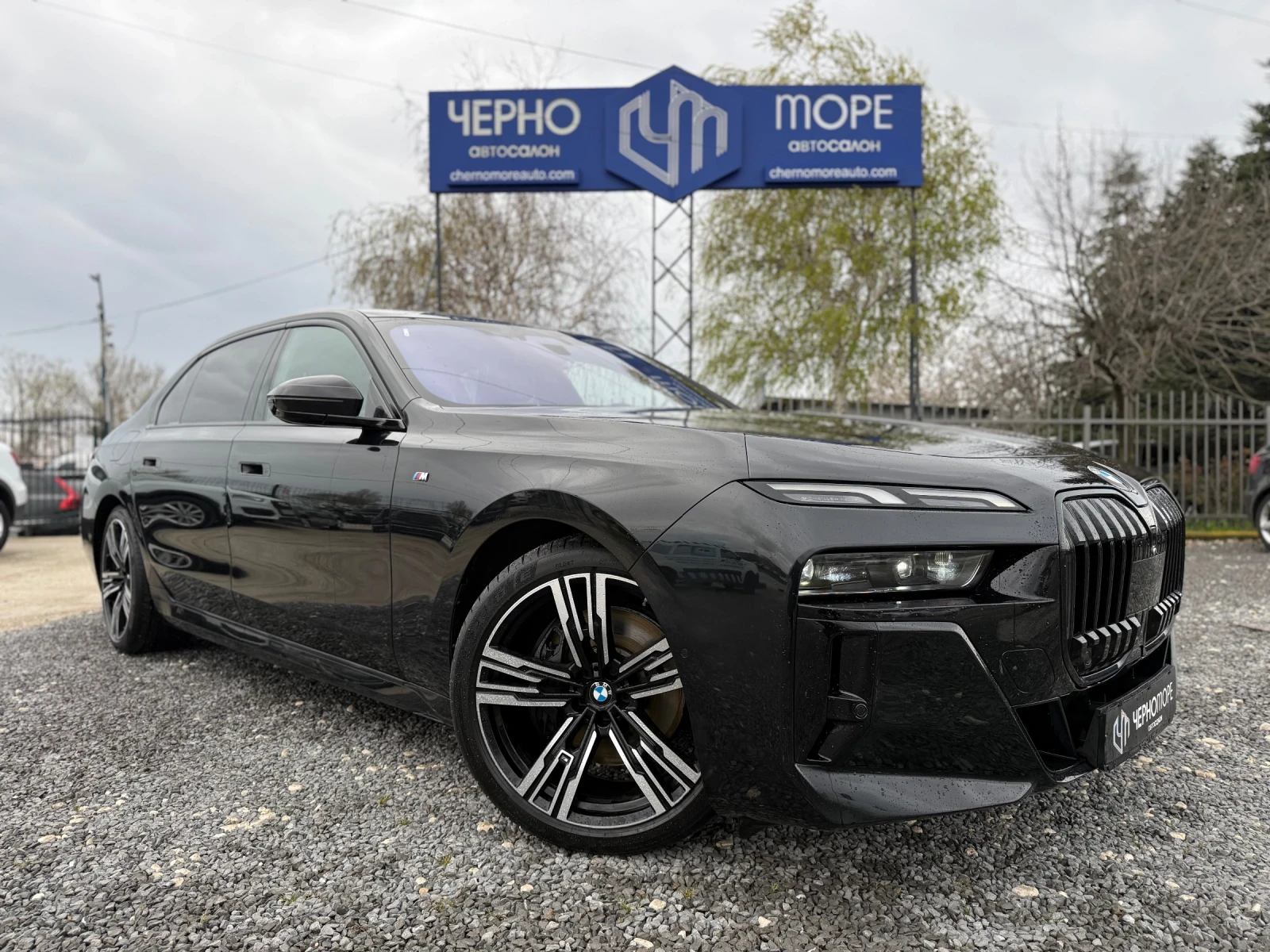 BMW 740 d X-Drive M-Sport#Individual#Black#Long#HeadUp#B&W