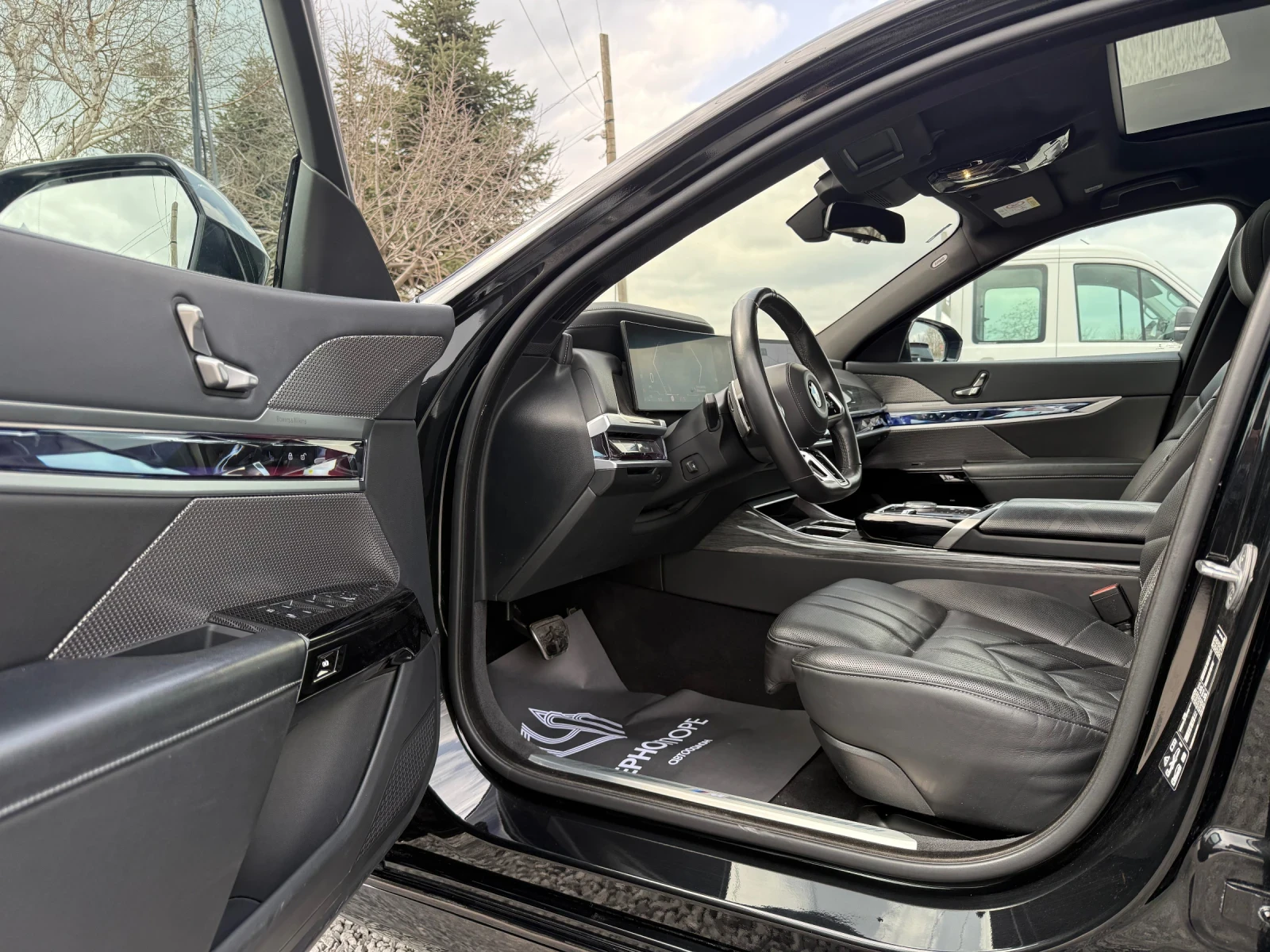 BMW 740 d X-Drive M-Sport#Individual#Black#Long#HeadUp#B&W, снимка 10 - Автомобили и джипове - 53901667