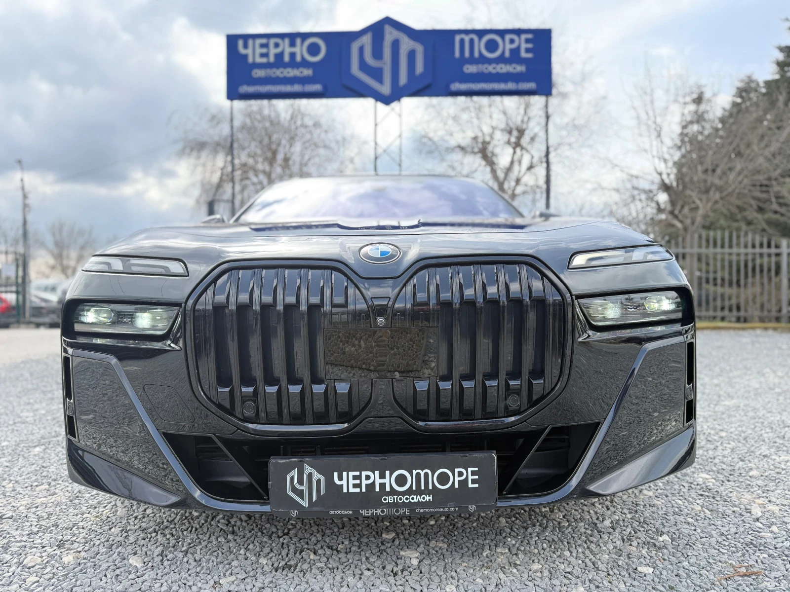 BMW 740 d X-Drive M-Sport#Individual#Black#Long#HeadUp#B&W, снимка 2 - Автомобили и джипове - 53901667