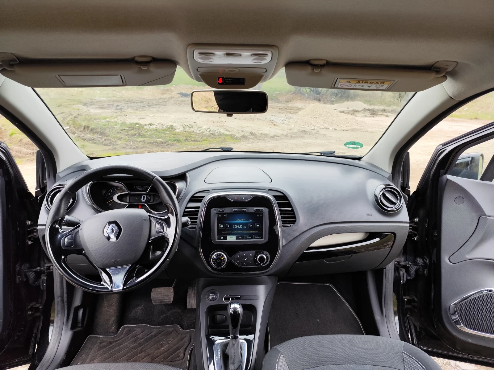 Renault Captur 1.2i AVTOMAT., снимка 13 - Автомобили и джипове - 53924747