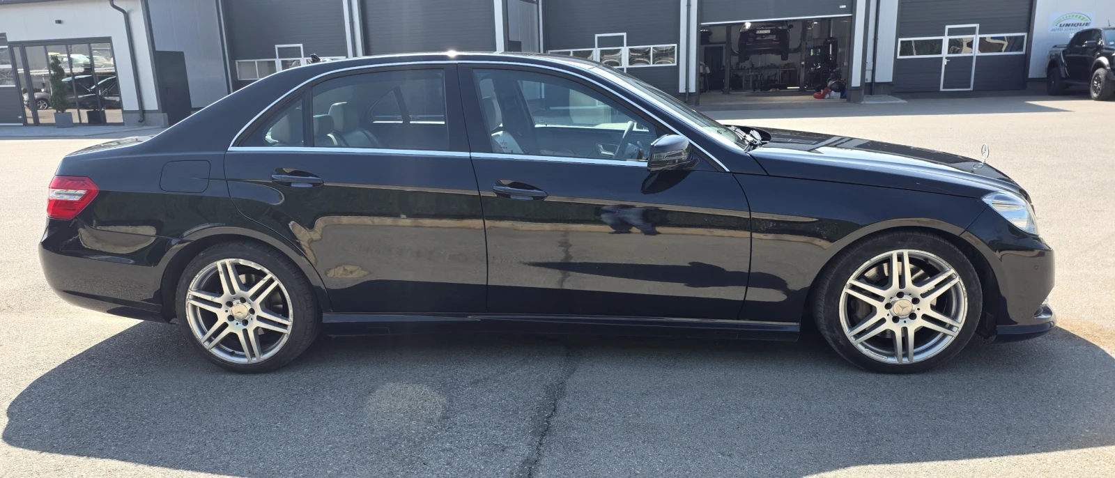 Mercedes-Benz E 350 4matic AMG пакет., снимка 4 - Автомобили и джипове - 54039745