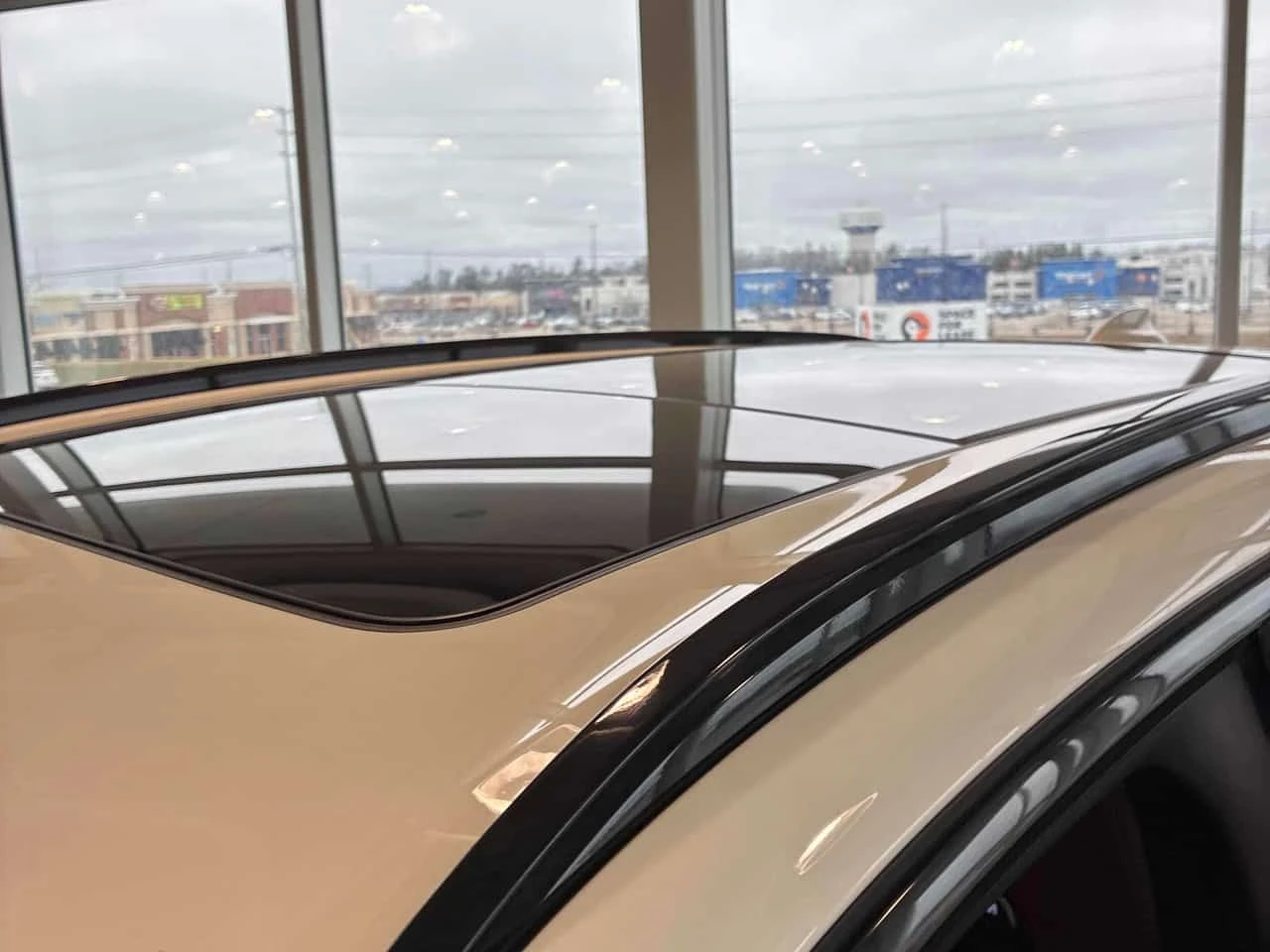 BMW X5M Competition/360/HUD/HARMAN KARDON/PANO/ОБДУХВАНЕ, снимка 13 - Автомобили и джипове - 54171535