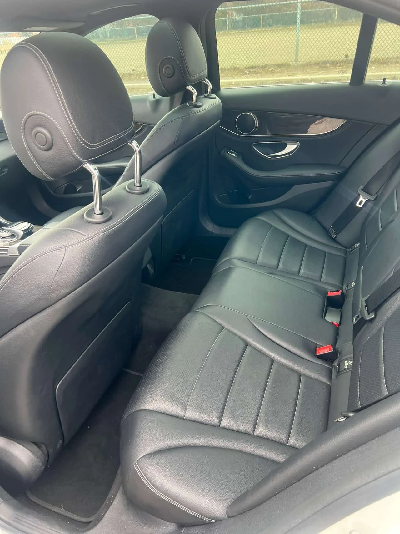 Mercedes-Benz C 300 * CARFAX * ЦЕНА ДО БГ, снимка 12 - Автомобили и джипове - 54205204