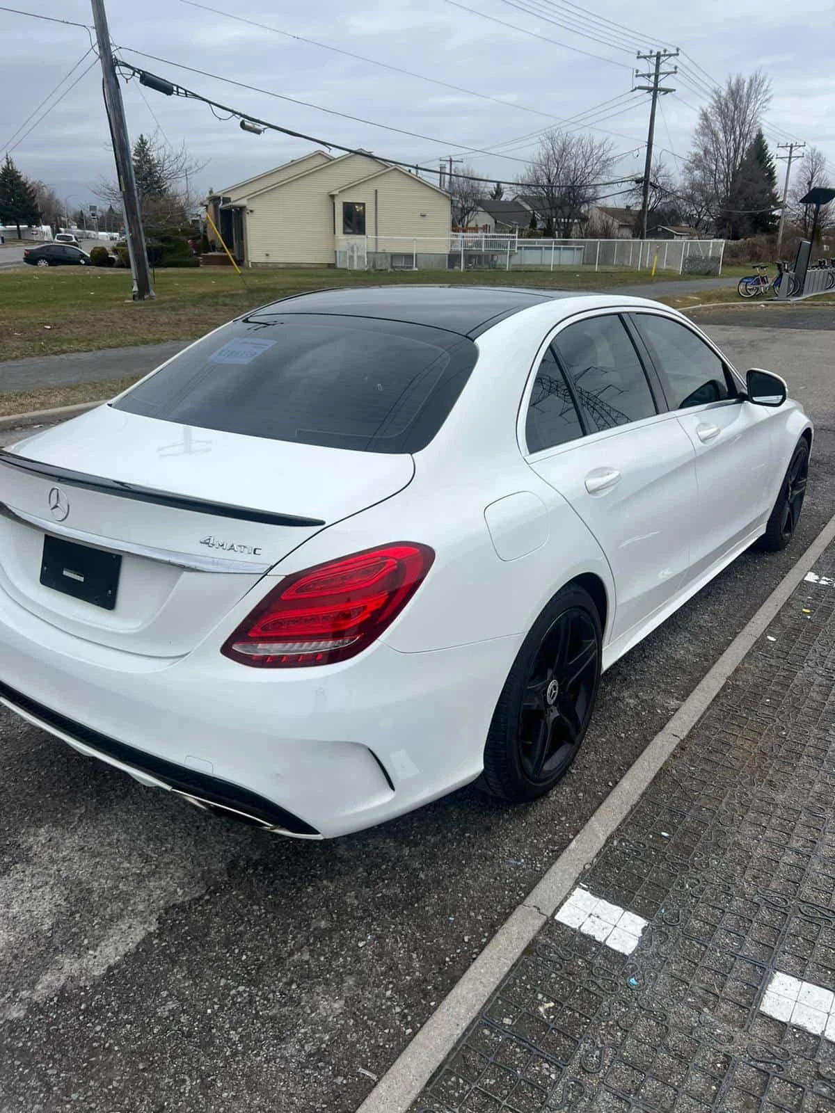 Mercedes-Benz C 300 * CARFAX * ЦЕНА ДО БГ, снимка 4 - Автомобили и джипове - 54205204