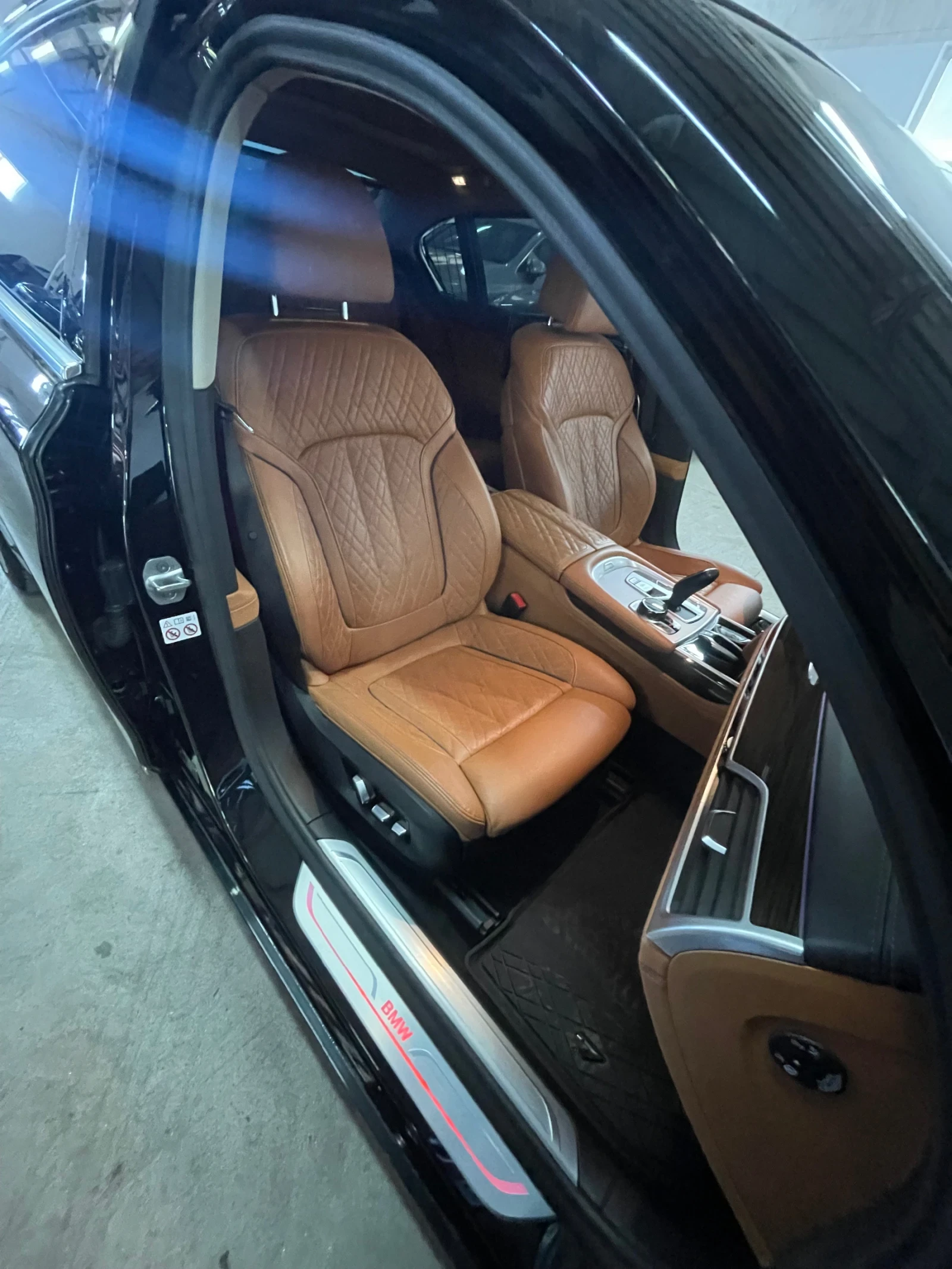 BMW 750 LI/3TV/Xdr/B&W/head-up/obduh/вакум/ФУЛЛЛ/НОВА!!!, снимка 15 - Автомобили и джипове - 54575157