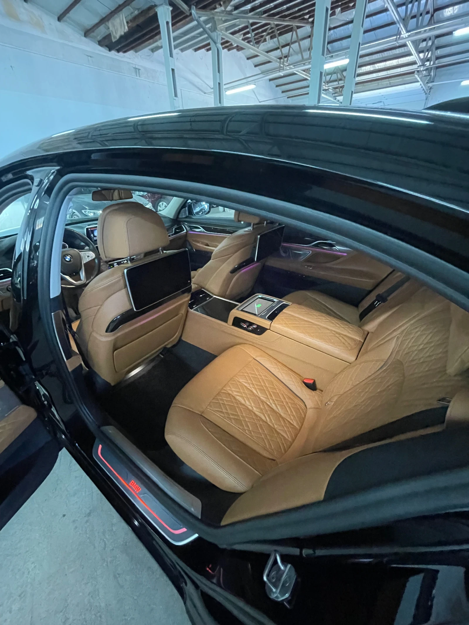 BMW 750 LI/3TV/Xdr/B&W/head-up/obduh/вакум/ФУЛЛЛ/НОВА!!!, снимка 10 - Автомобили и джипове - 54575157