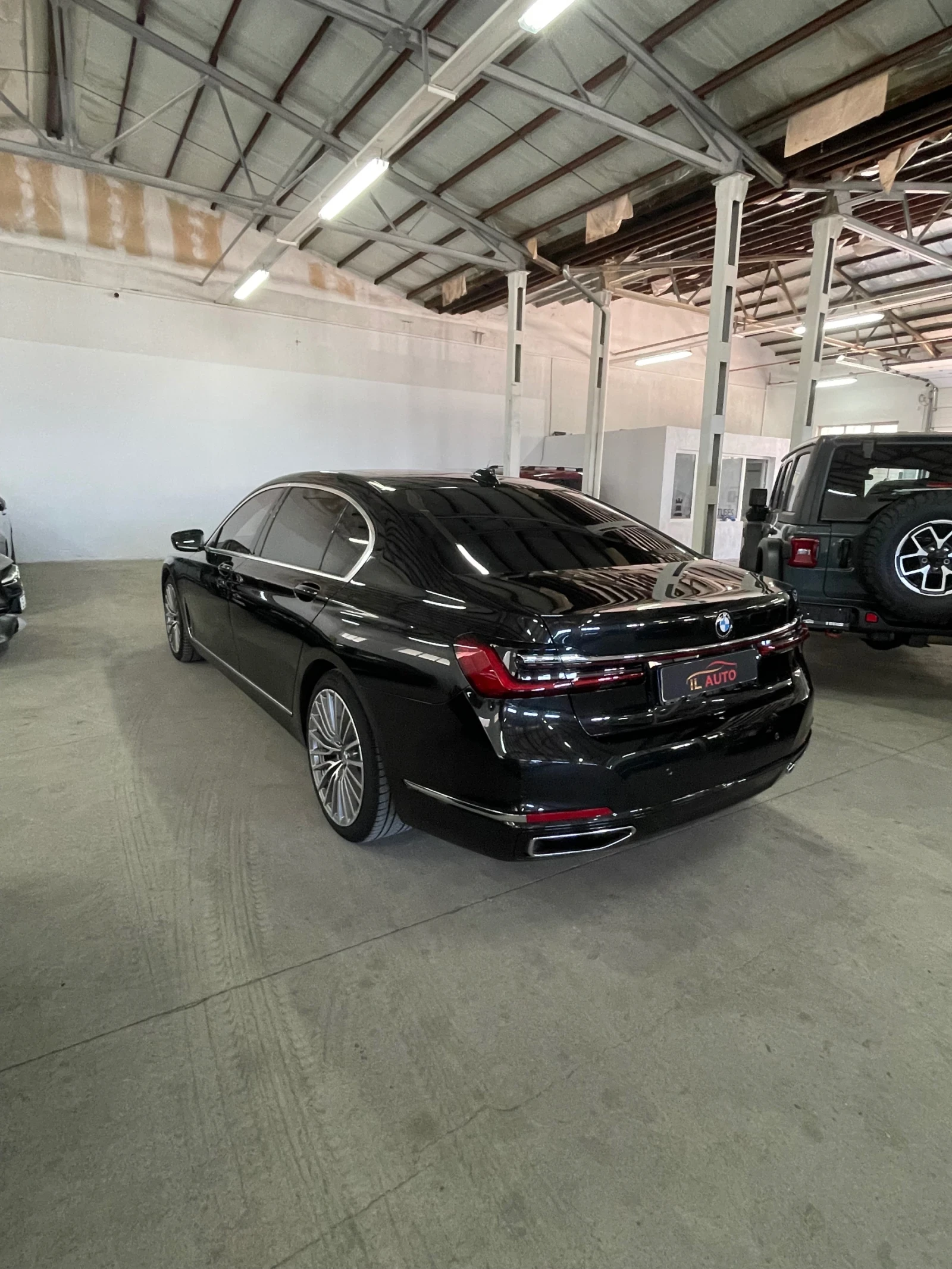 BMW 750 LI/3TV/Xdr/B&W/head-up/obduh/вакум/ФУЛЛЛ/НОВА!!!, снимка 8 - Автомобили и джипове - 54575157