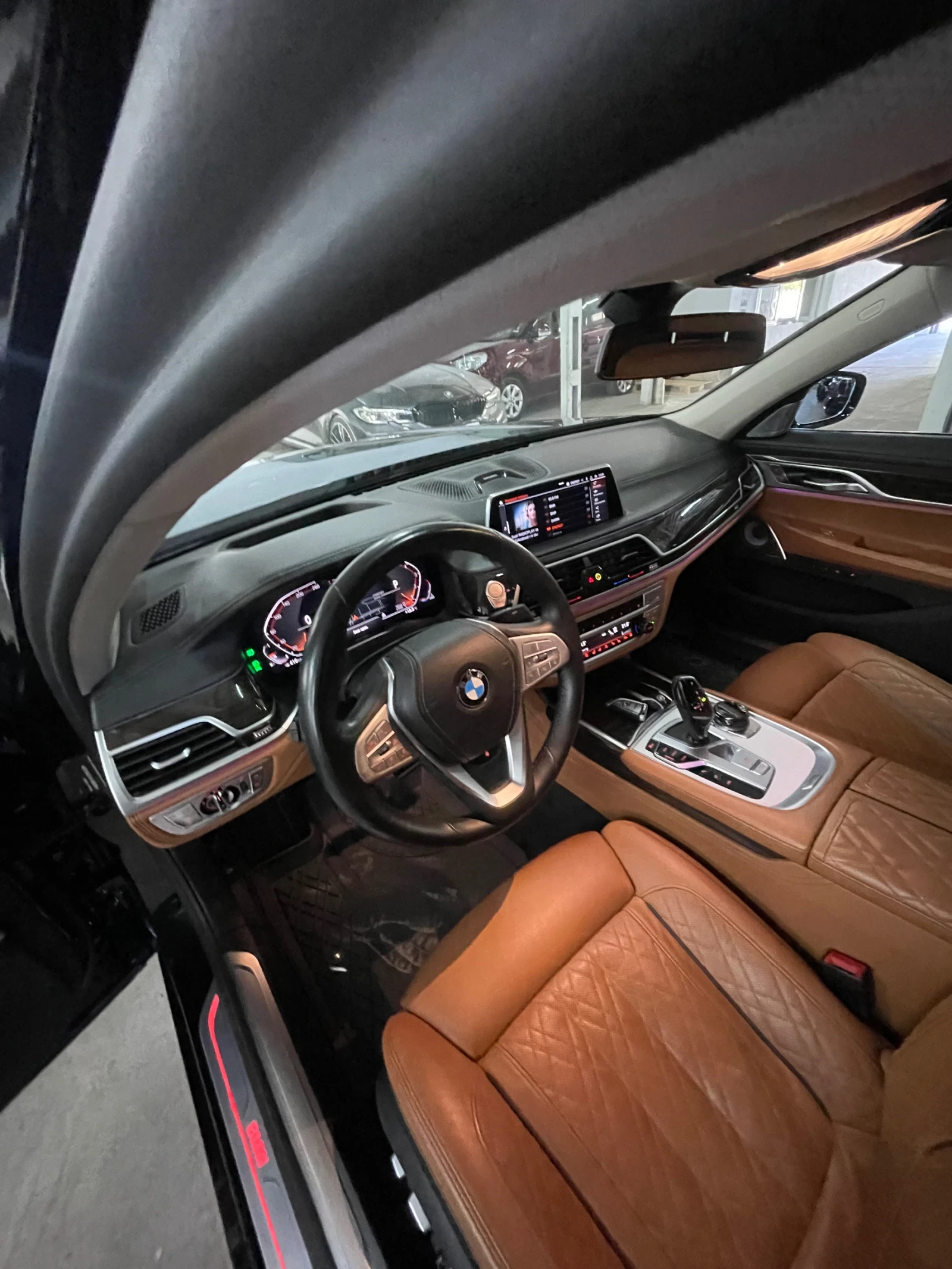 BMW 750 LI/3TV/Xdr/B&W/head-up/obduh/вакум/ФУЛЛЛ/НОВА!!!, снимка 13 - Автомобили и джипове - 54575157