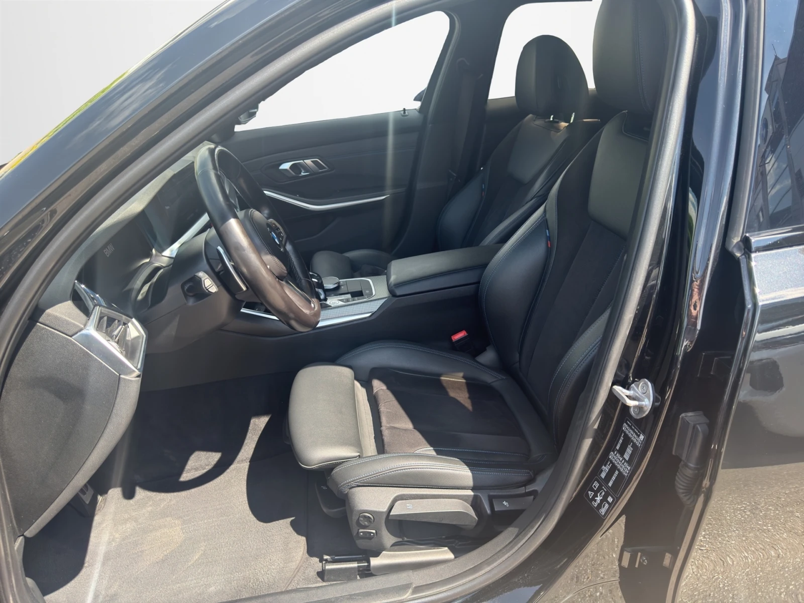 BMW 320 xDrive, снимка 6 - Автомобили и джипове - 54625851