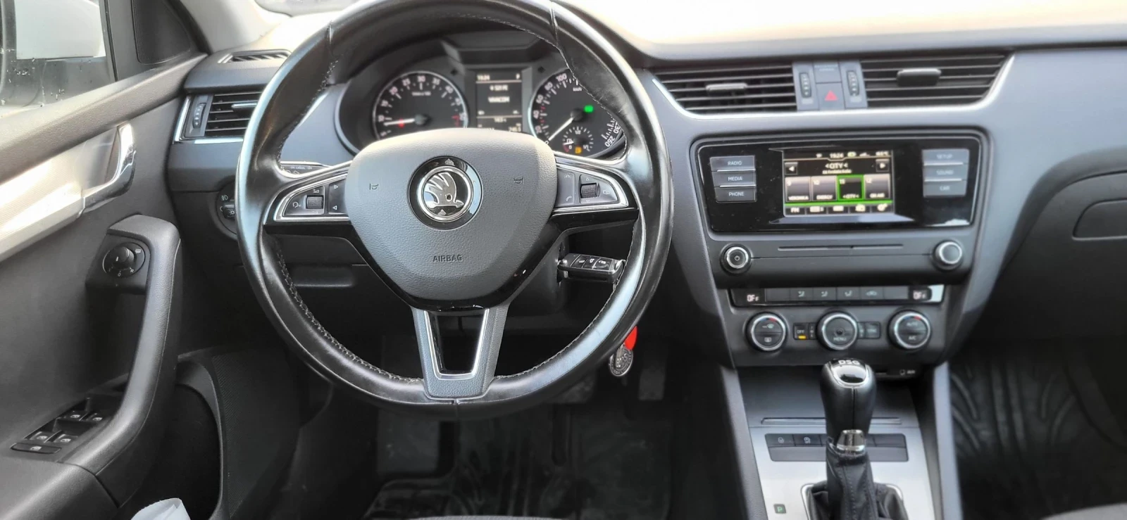 Skoda Octavia 2.0 TDI DSG, снимка 9 - Автомобили и джипове - 54646192