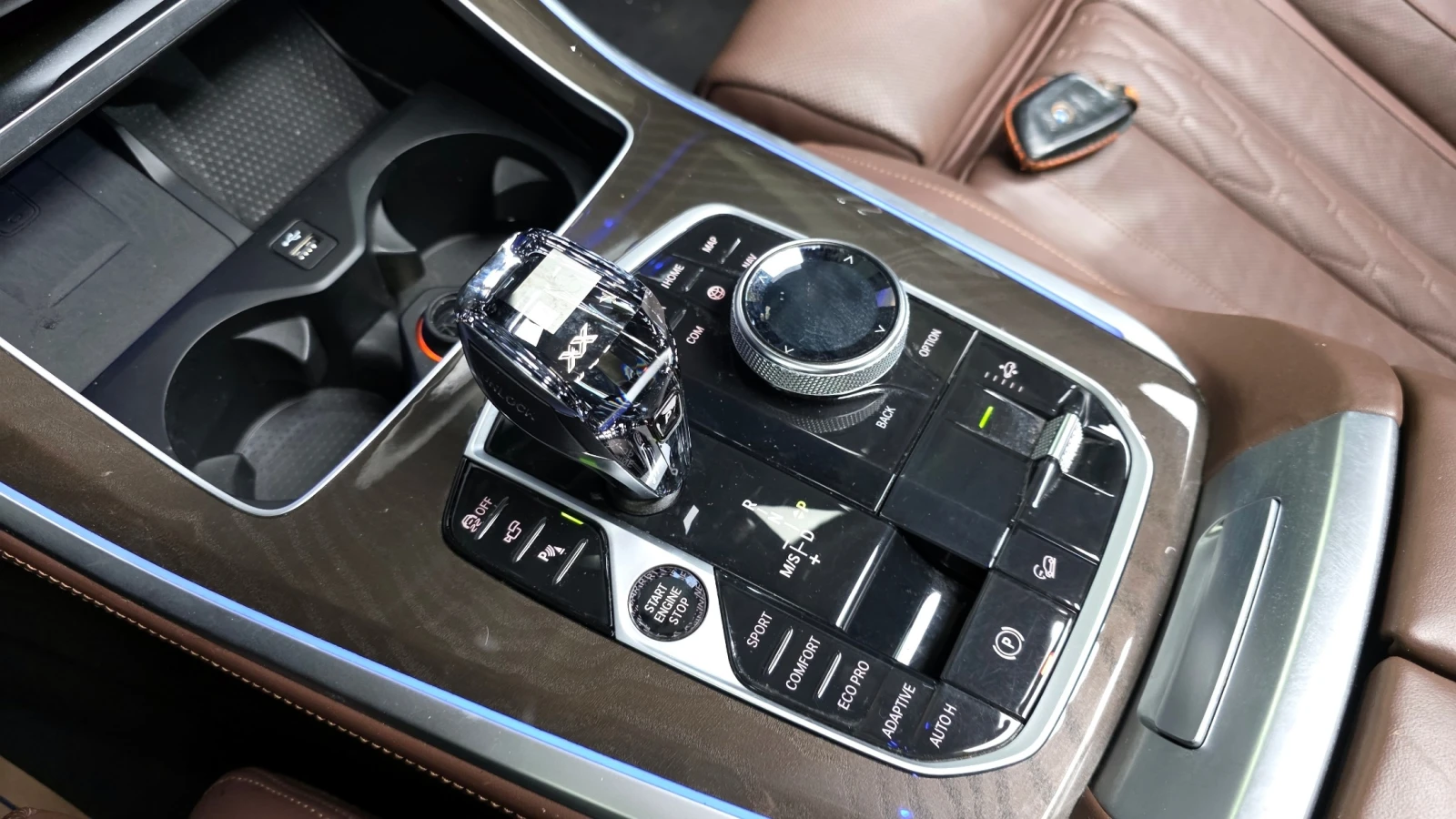 BMW M5 xDrive 30d xLine| 360 CAM| HUD| DISTRONIC| SOFT Cl, снимка 9 - Автомобили и джипове - 54703616