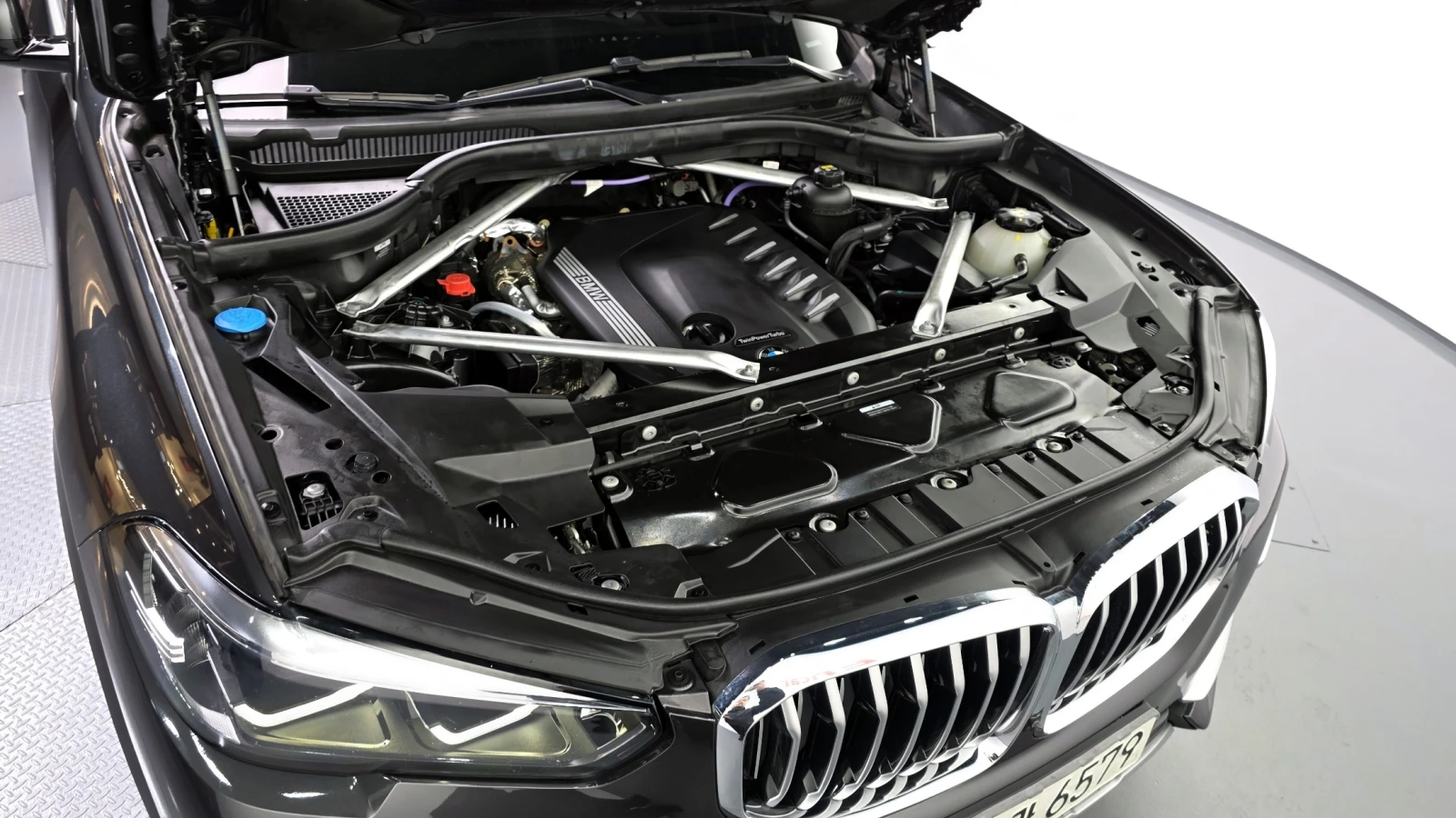 BMW M5 xDrive 30d xLine| 360 CAM| HUD| DISTRONIC| SOFT Cl, снимка 5 - Автомобили и джипове - 54703616