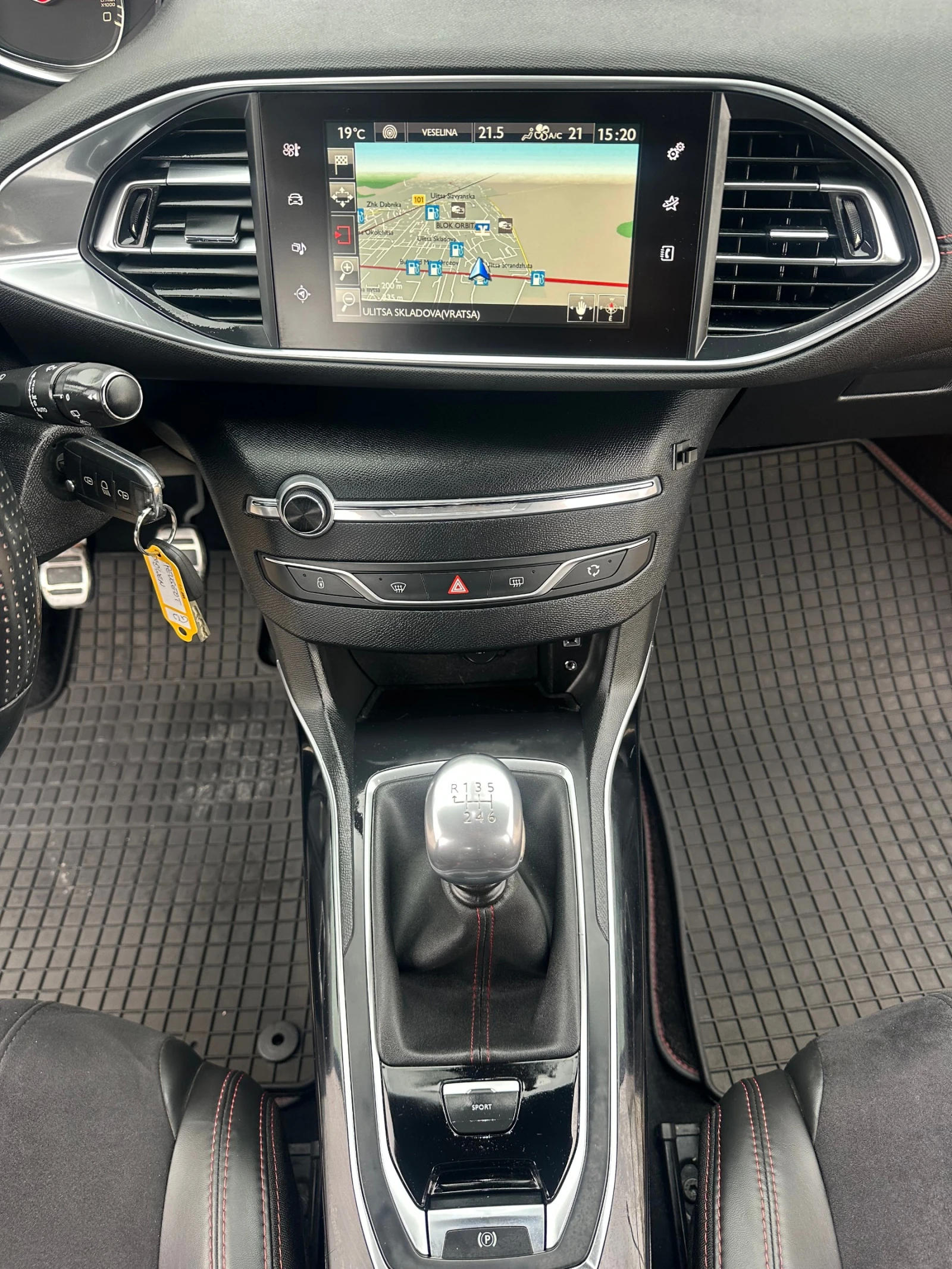 Peugeot 308 1.2i 131kc GT-LINE EURO6, снимка 12 - Автомобили и джипове - 54781048