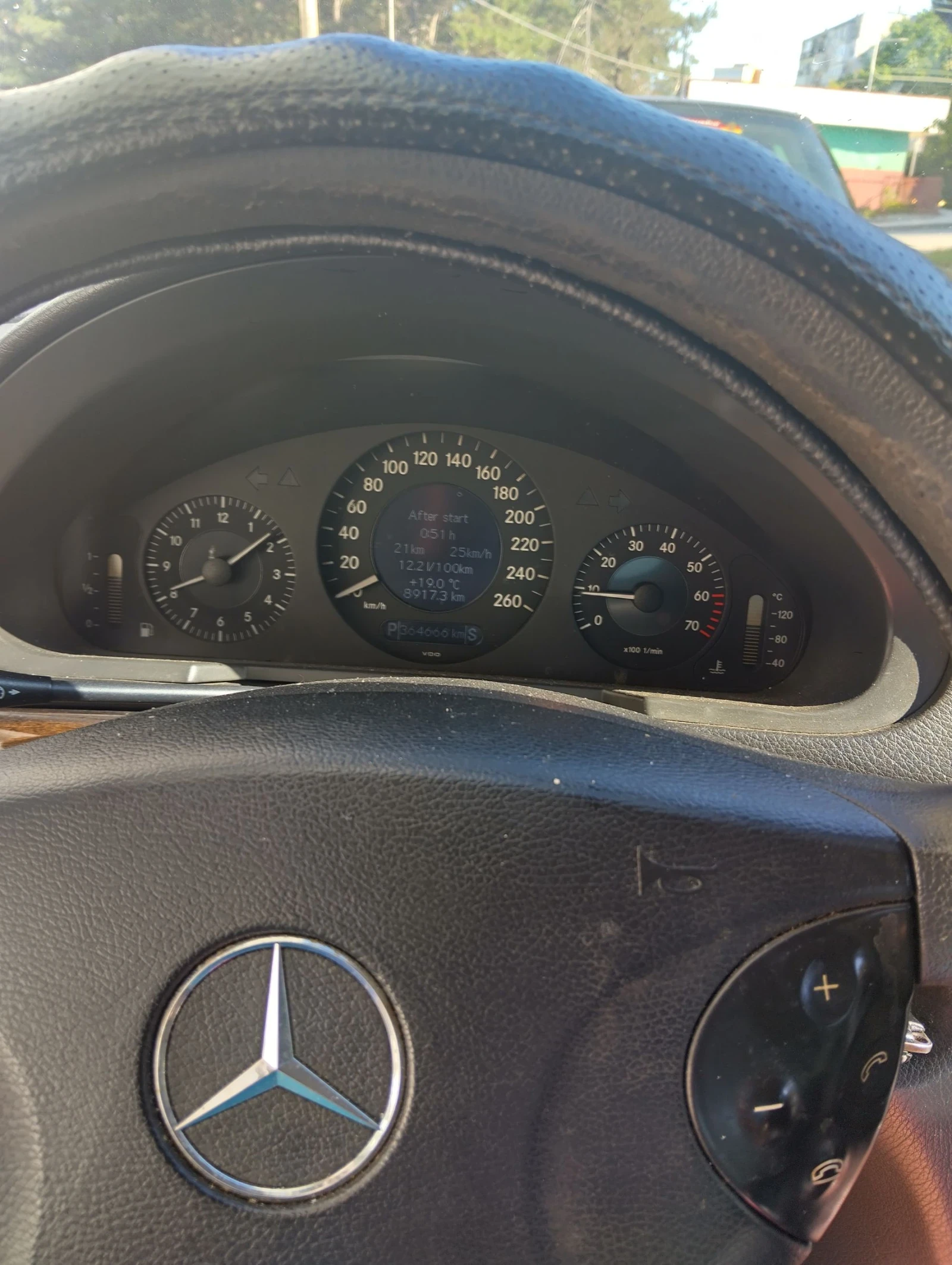 Mercedes-Benz E 200 Компресор, снимка 8 - Автомобили и джипове - 54862219