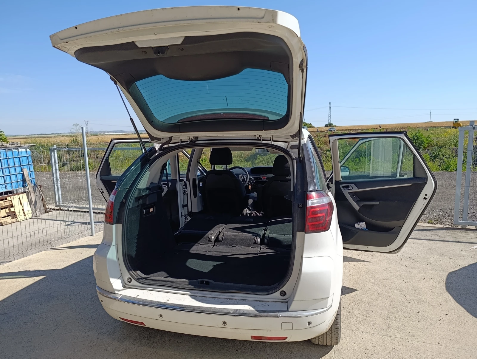 Citroen C4 Picasso, снимка 11 - Автомобили и джипове - 54985709