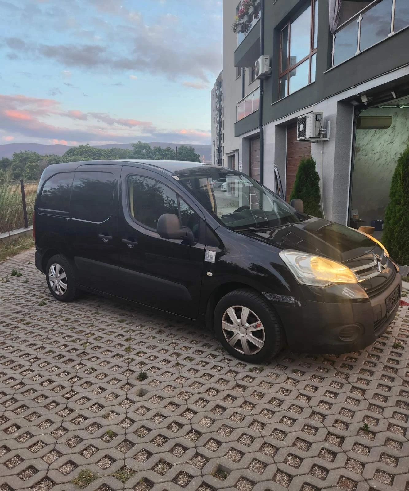 Citroen Berlingo 1.6HDI 90hp Clima-TOP, снимка 13 - Автомобили и джипове - 55232195
