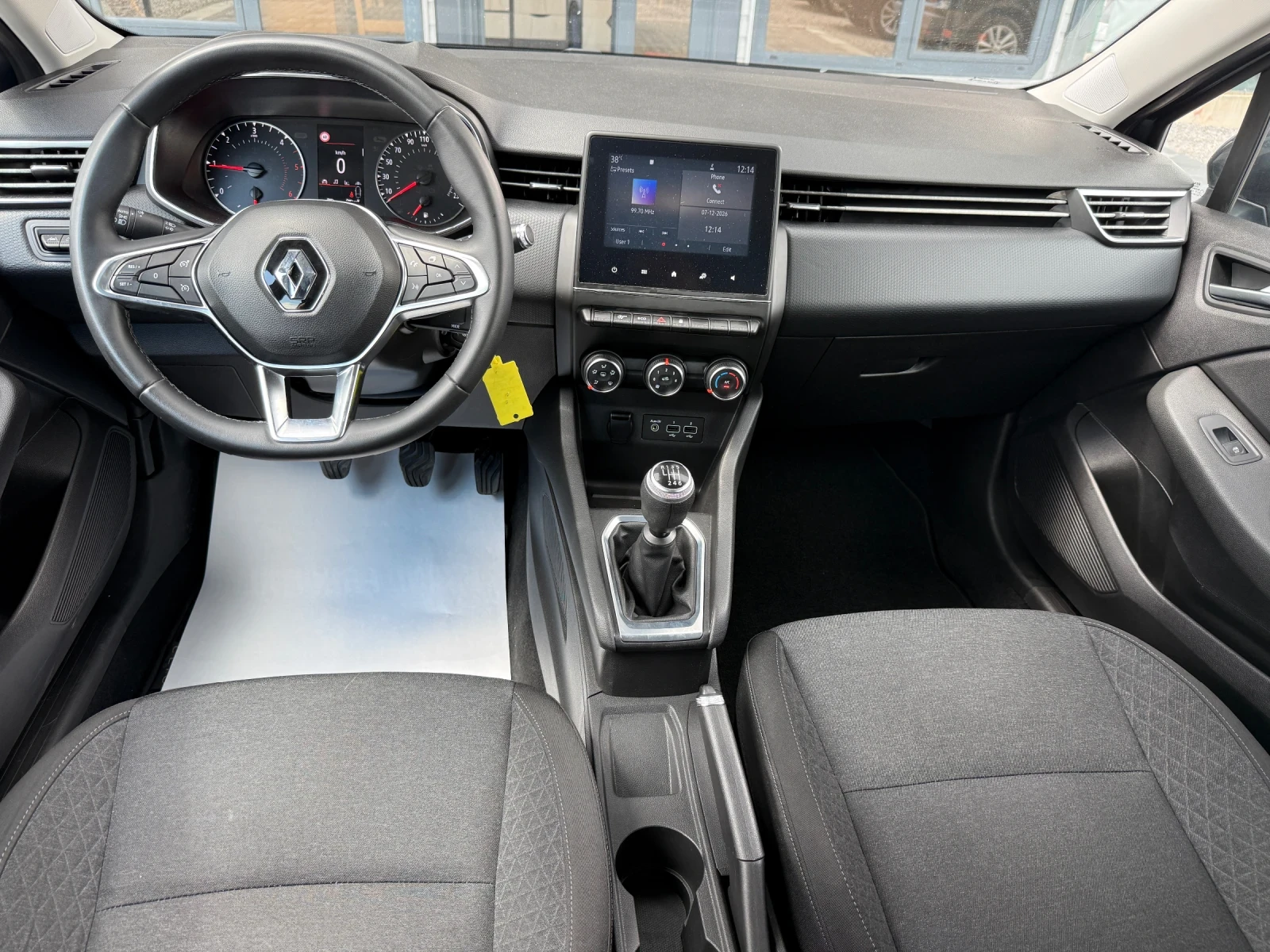 Renault Clio 1.5 DCI, снимка 9 - Автомобили и джипове - 55252515
