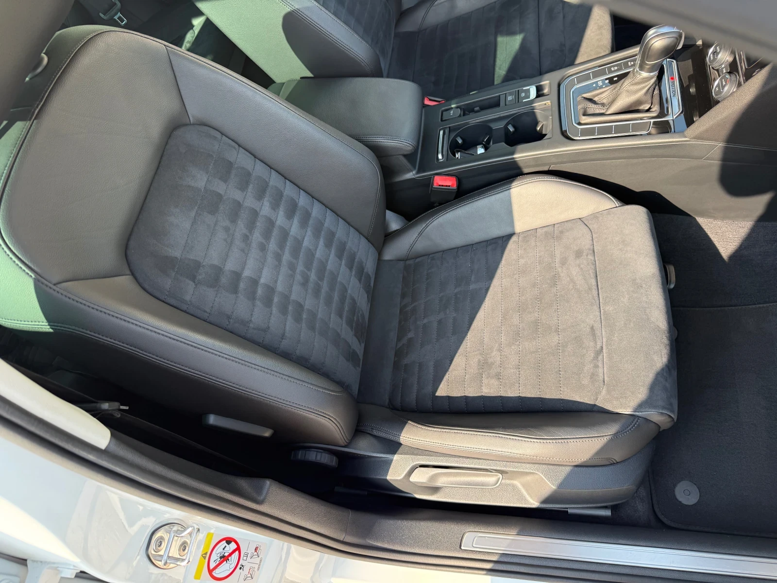 VW Passat 2.0TDI / DSG / 4 MOTION, снимка 10 - Автомобили и джипове - 55381612