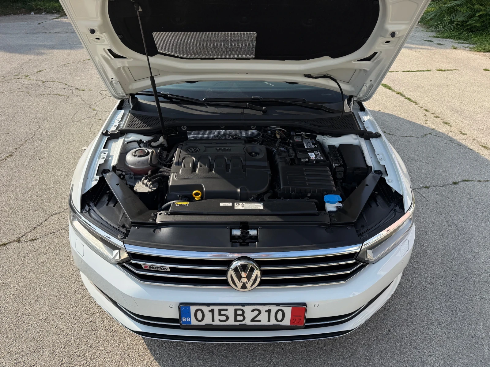VW Passat 2.0TDI / DSG / 4 MOTION, снимка 16 - Автомобили и джипове - 55381612
