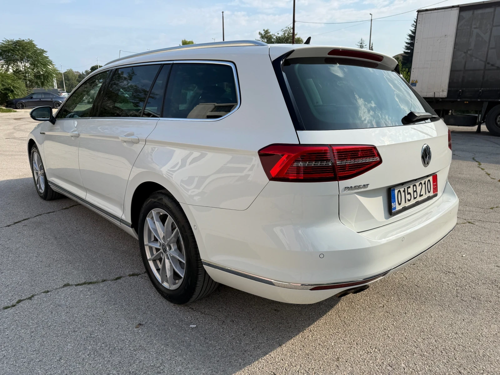 VW Passat 2.0TDI / DSG / 4 MOTION, снимка 3 - Автомобили и джипове - 55381612